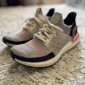 Adidas Ultraboost 19 - Size 10
